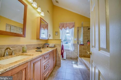 186 Ln Costa Dr, Blenheim NJ 08012-5531 exterior