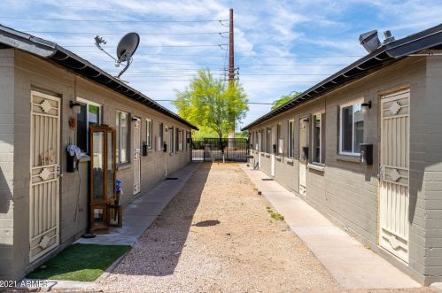 4607 16th St, Phoenix, AZ 85040-2327