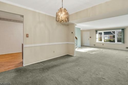 39 Wareham Ct, Scotch Plains NJ 07076-3132 exterior