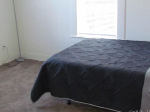 142 High St, Vernon CT 06066-3683 exterior