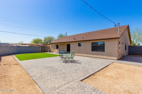 11411 33rd Ave, Phoenix AZ 85051-5972 exterior
