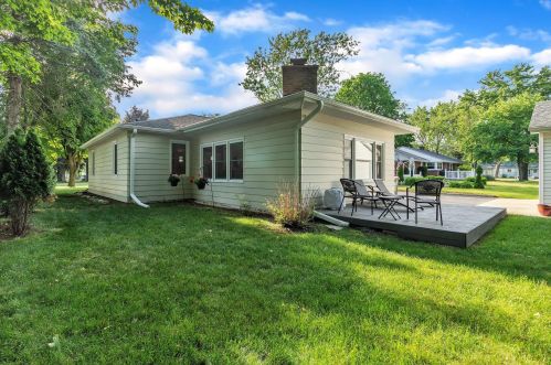 8125 Lk Wood Dr, Kalamazoo MI 49002-4338 exterior