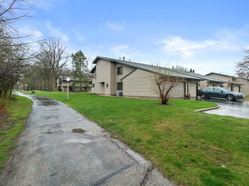 9165 70th St, Milwaukee, WI 53223-2115