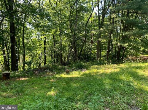 105 Old Pennell Rd, Media PA 19063-5938 exterior