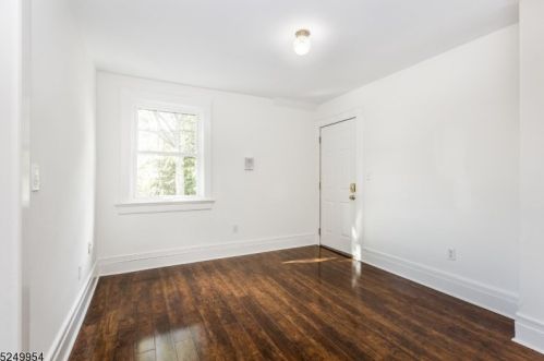 181 Smt Ave, Montclair NJ 07043-1817 exterior