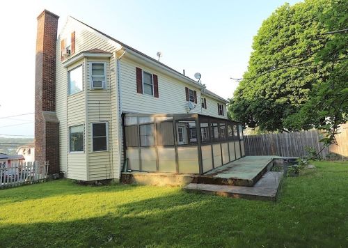 218 Norfolk St, Worcester MA 01604-2910 exterior