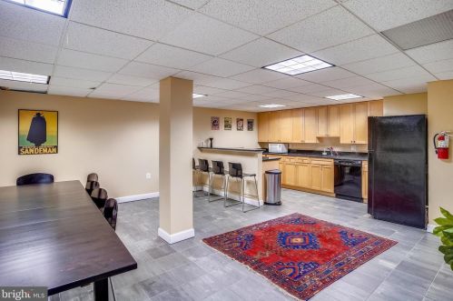 2725 39th St, Washington DC 20007-1244 exterior