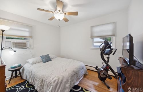 127 Woodbridge Ave, Metuchen NJ 08840-2030 exterior