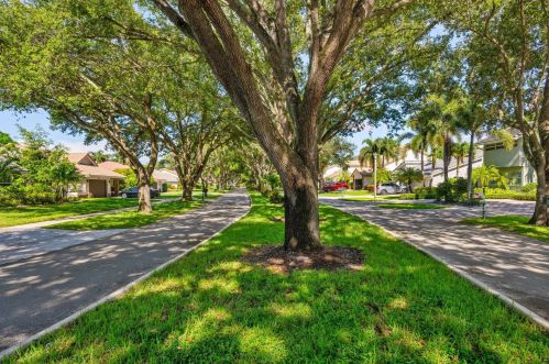 2700 41st St, Boca Raton FL  33434-5842 exterior