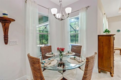 575 12 Ave, Naples FL 34120-3446 exterior