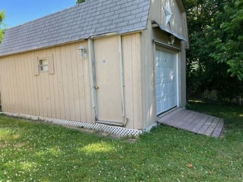 110 Lancashire St, Providence RI  02908-1612 exterior