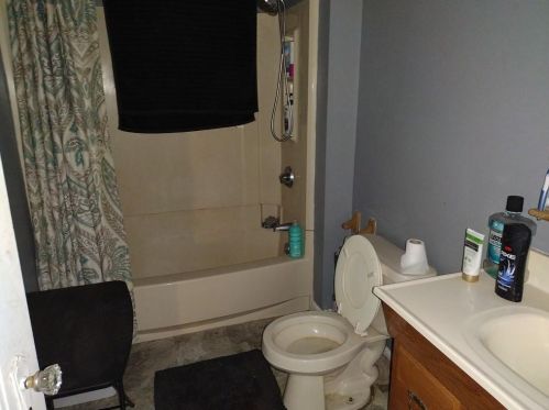 34 Mailloux St, Woonsocket RI 02895-3409 exterior