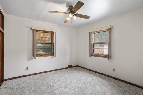 5356 49, Milwaukee WI 53208-1105 exterior