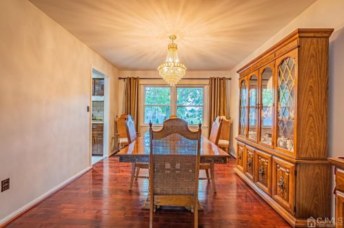 7 Meredith Rd, Edison NJ 08817-2231 exterior