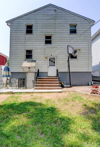 511 Jackson Ave, Rahway NJ 07065-3513 exterior