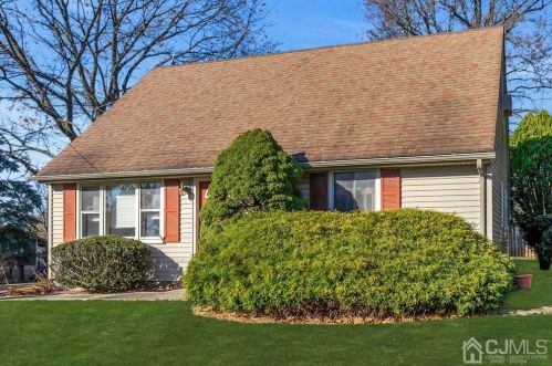 2176 Gogel St, Edison, NJ 08820-2538