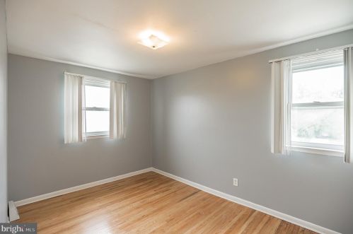 8623 Jackson St, Philadelphia PA 19145-3833 exterior