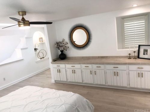 320 Rossmore Dr, Oxnard CA  93035-4465 exterior