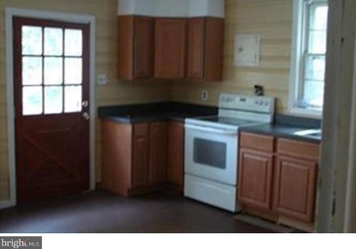 295 Gravel Hill Rd, Huntingdon Valley PA  19006-1313 exterior