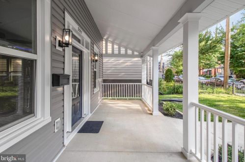 2911 17th St, Washington DC  20018-1825 exterior