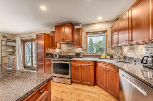 2951 Superior St, Milwaukee WI 53207-3074 exterior