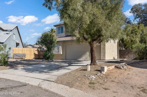 7209 Avenida Del Nopal, Tucson AZ  85746-7954 exterior