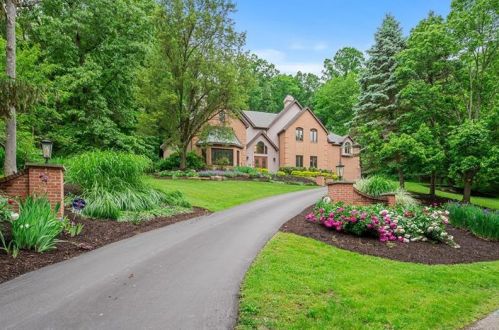 413 Windmere Dr, Pittsburgh, PA 15238-2440