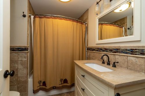 1 Fowler St, Concord NH 03303-1808 exterior