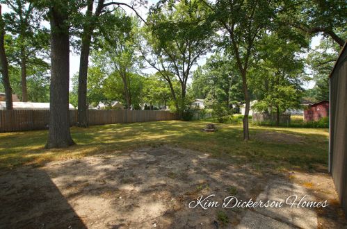 2222 Jerome Ave, Meskegon MI 49442-2517 exterior