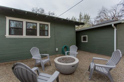 1207 Myrtle St, Turlock CA  95380-4933 exterior