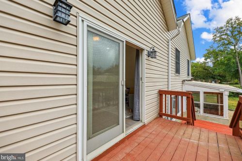 5117 Mount Vernon Memorial Hwy, Alexandria VA  22309-3319 exterior