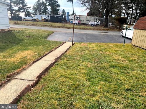 1214 Center Ave, Pottstown PA  19464-5806 exterior