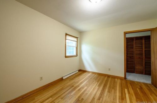 38 Belvedere Rd, North Haven CT 06473-3911 exterior