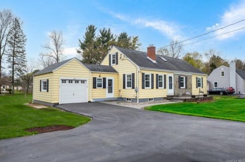 306 Spackenkill Rd, Poughkeepsie, NY 12603-4840