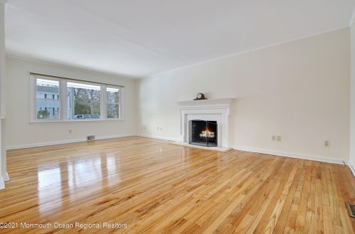 15 Glenwood Dr, Berkeley Township NJ 08721-1021 exterior