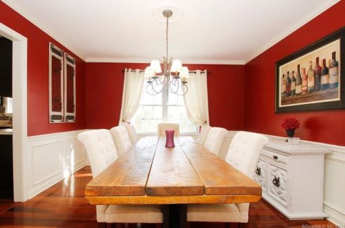 16 Highland Ave, Ellington CT 06029-3796 exterior