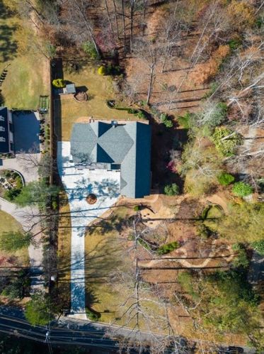 5666 Long Island Dr, Atlanta GA  30327-4842 exterior