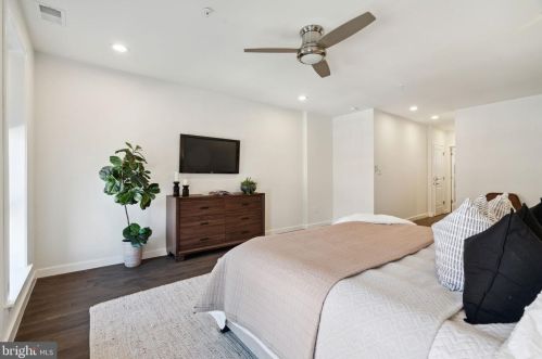 630 Catharine St, Philadelphia PA  19147-2937 exterior