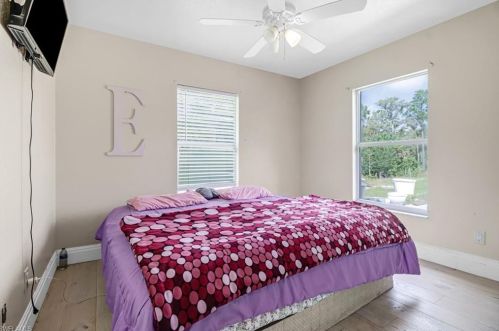 3365 27 Ave, Naples FL 34117-7136 exterior