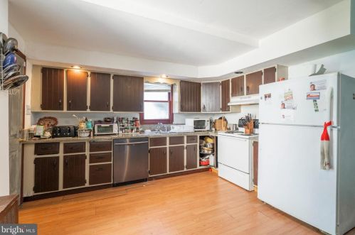 11 4 St, Pottstown PA 19464-5218 exterior