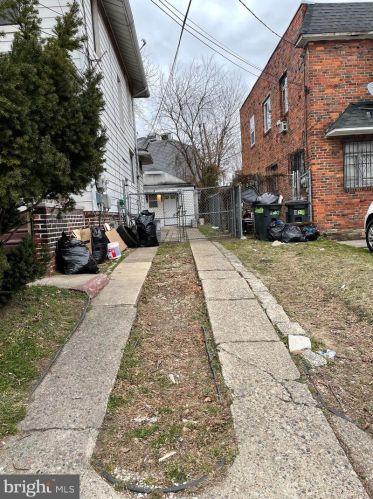 224 27 St, Camden NJ 08105-3927 exterior