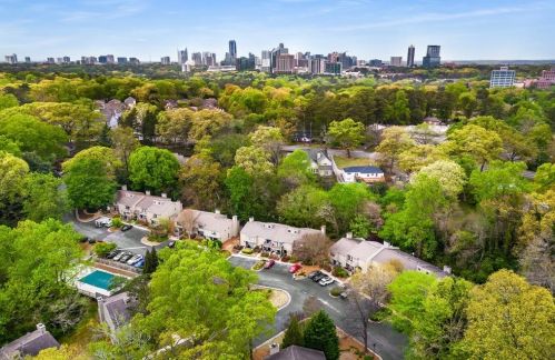 1236 Druid Knoll Dr, Atlanta GA  30319-4110 exterior