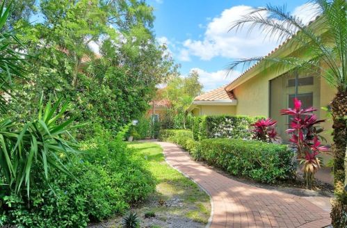 6592 Gln Arbor Way, Naples FL 34119-4654 exterior