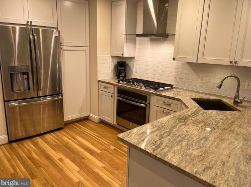 3946 Highwood Ct, Washington DC 20007-2131 exterior