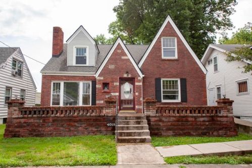 4019 1st St, Louisville, KY 40214-1703