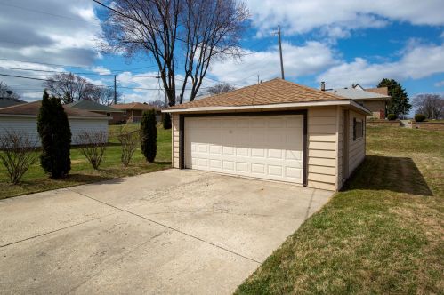 4349 16 St, Milwaukee WI 53209-6924 exterior