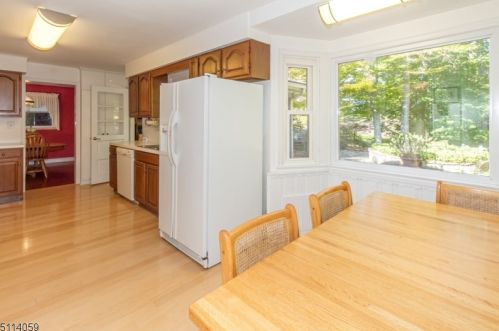 1490 Fox Trl, Mountainside NJ 07092-1301 exterior