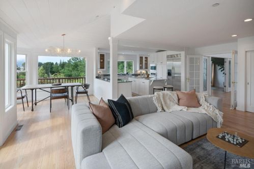 210 Stanford Ave, Mill Valley CA 94941-3562 exterior