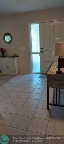 382 Gulfstream Ave, Fort Pierce FL  34983-1219 exterior