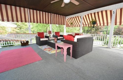 409 Greenhurst Dr, Pittsburgh PA 15243-1919 exterior